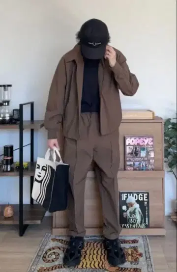 패밀리마트 집업 자켓 조거 팬츠 세트 브라운