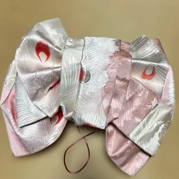 만들어진 오비 순수 실크 핑크와 화이트 컬러와 은색