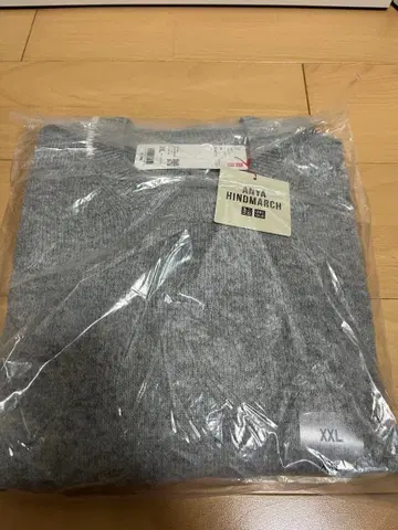 유니클로 안야 힌드마치 프리미엄 라무 크루넥 스웨터 XXL