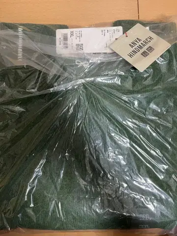 유니클로 아냐 힌드마치 프리미엄 라무 크루넥 스웨터 XXL