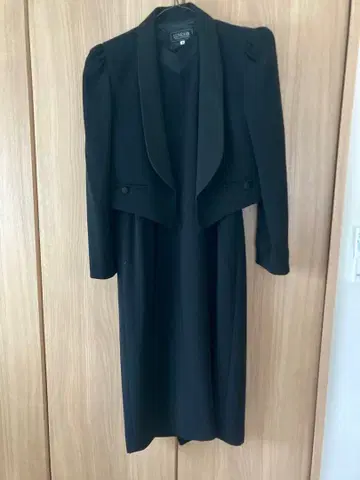 상복 예복 블랙 9호 원피스 수트 M 사이즈 어깨 패드 자켓