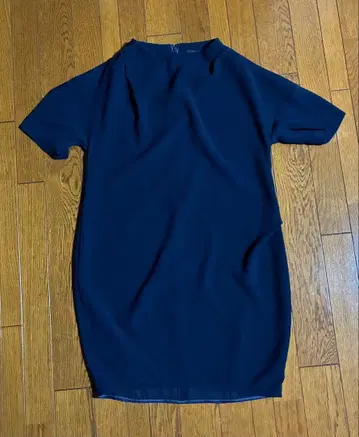 UNTITLED 네이비 반팔 무릎 기장 원피스 사이즈 3