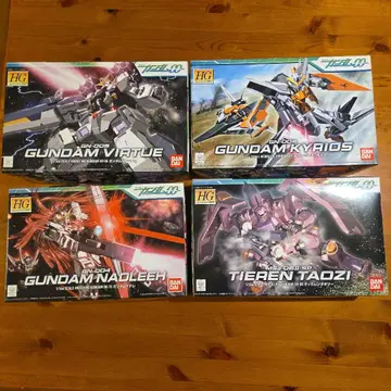 BANDAI 건담 OO 1/144 프라모델 3개 + 덤 1개