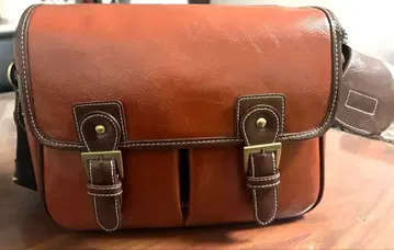 브라운 가죽 숄더백