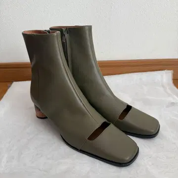 HARP LEATHER BOOTS (Bay Leaf) 38