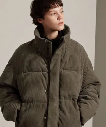 볼륨 스탠드 패딩 자켓 L 사이즈