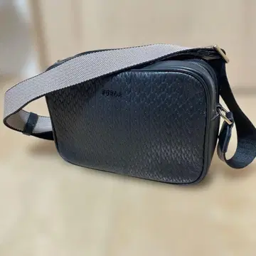 FURLA 뜨개질 디자인 카메라백 숄더백