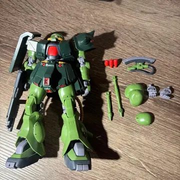 RE 1/100 자쿠 II 개 조립 완성품
