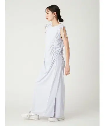 [ PUMA ] 파이핑 디자인 개더 컷 드레스(BLU-1)