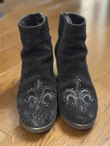 여성용 숏부츠 블랙 스웨이드 이탈리아제