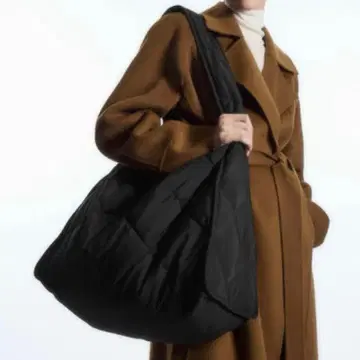 COS 오버 사이즈 퀼트백 QUILTED SHOULDER BAG