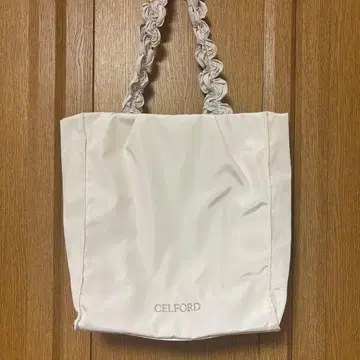 CELFORD 셀포드  프릴 라메 자수 토트백