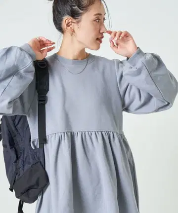 프리크 스토어 개더 절개 쭈리 풀오버