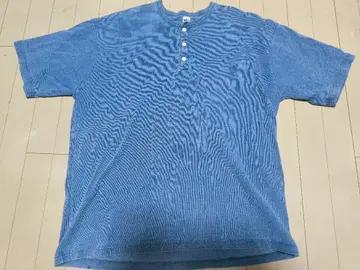 론 헤르만 파란 버튼 달린 반팔 T셔츠