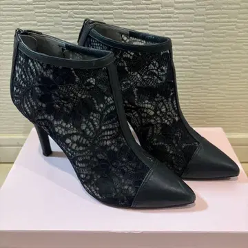 DIANA 네이비 레이스 하이힐