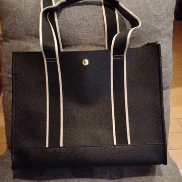 오페이드 도트 클립 블랙 토트백