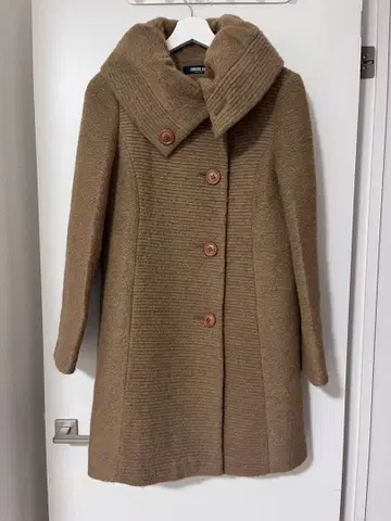 HIROKO KOSHINO 베이지 울 코트 버튼 포함