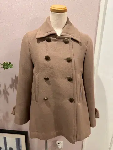 울 베이지 더블 브레스트 피 코트