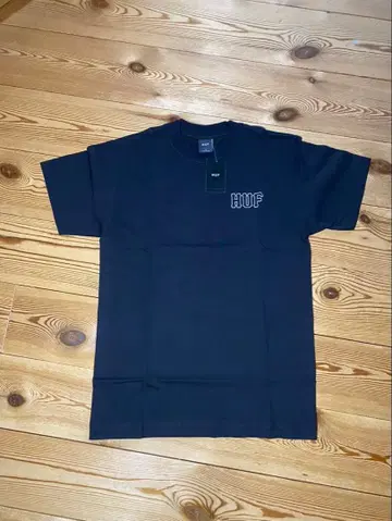 [ HUF ] 택 포함 새상품 T-shirt 원포인트 뒷면 로고