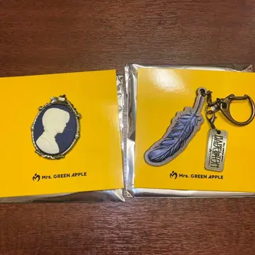 미세스 바벨탑 가챠 핀즈 와카이 카메오, 깃털 키링 세트