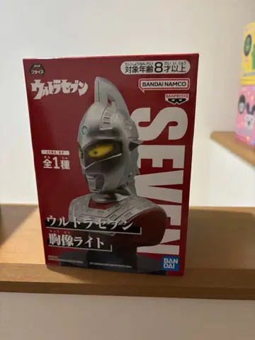 울트라 세븐 흉상 라이트