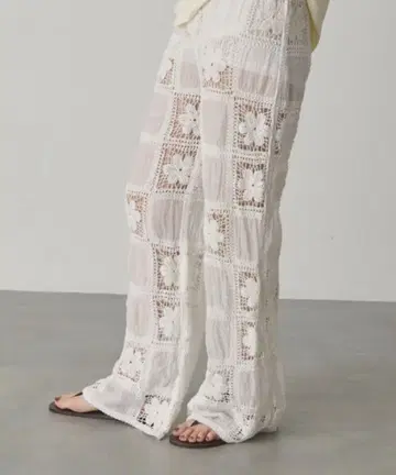 full/fill. 플라워 크로셰 패치워크 팬츠