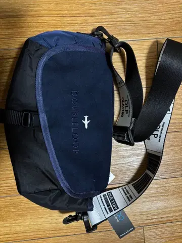 DOUBLE LOOP 바디백 네이비/블랙