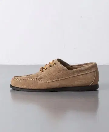 베이지 스웨이드 모카신