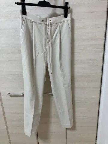 밴야드 스톰 새상품급 백 지퍼 팬츠