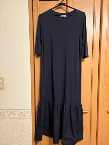 네이비 반팔 프릴 밑단 원피스