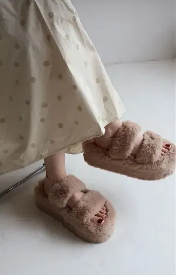 시마무라 퍼 샌들 M 베이지