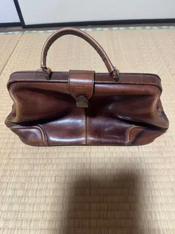 브라운 가죽 핸드백 닥터스백 천연 가죽