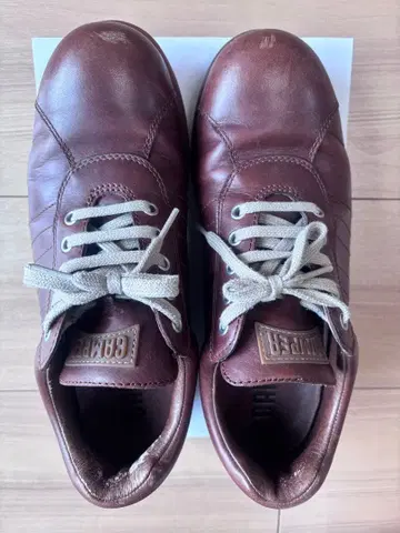 가죽 신발 캠퍼