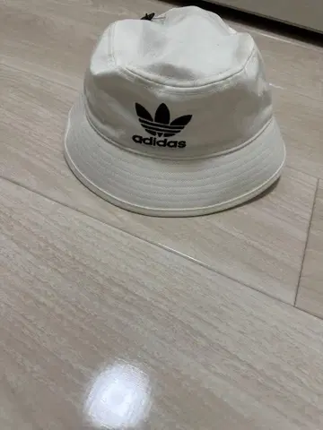adidas 오리지널스 버킷 햇 새상품