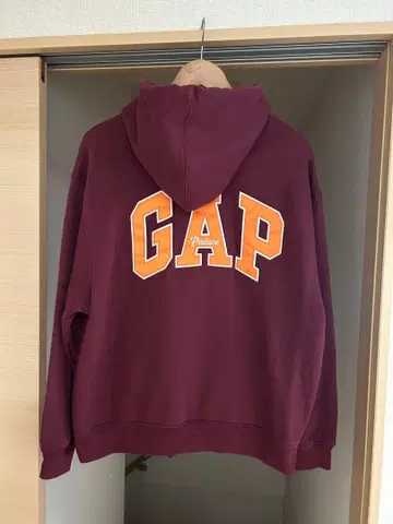 PALACE x GAP 후드티