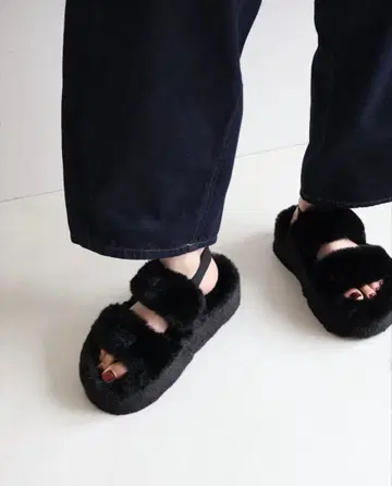 시마무라 퍼 샌들 블랙 M 사이즈