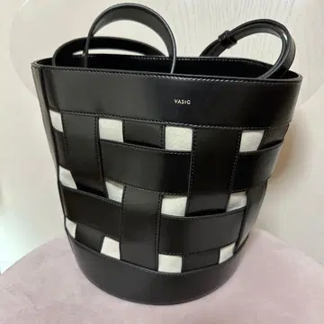 바직(VASIC) 숄더백