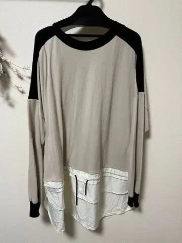 LUCA 루카 레이디랙 루카 긴팔 상의 절개 티셔츠