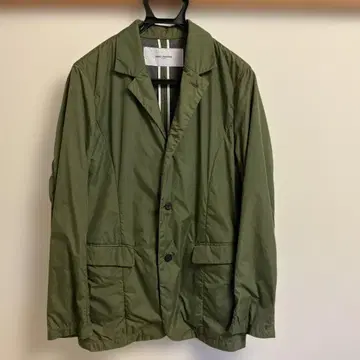 올리브 그린 테일러드 자켓