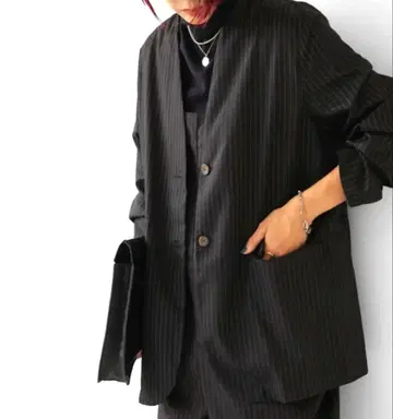 [ 새상품 ] 스트라이프 패턴 노카라 자켓 사이즈 F 블랙