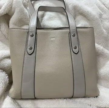 나노 베이지 핸드백 참 포함