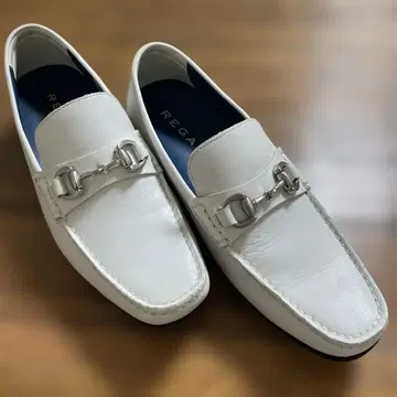 REGAL 리걸 비트 로퍼 화이트 가죽 슬립온