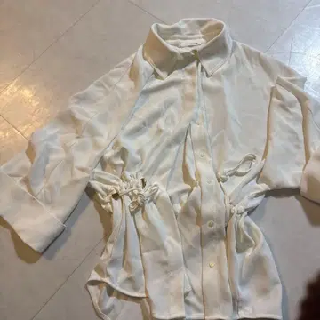 ZARA 화이트 셔츠 오부 소매 드로우 스트링