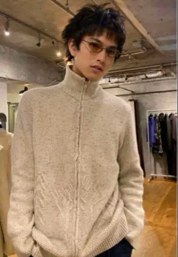 Arnar mar jonsson (현 RANRA) 드라이버 니트