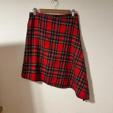 비대칭 밑단 빨간색 체크 랩 스커트 크리스마스 DKNYJeans