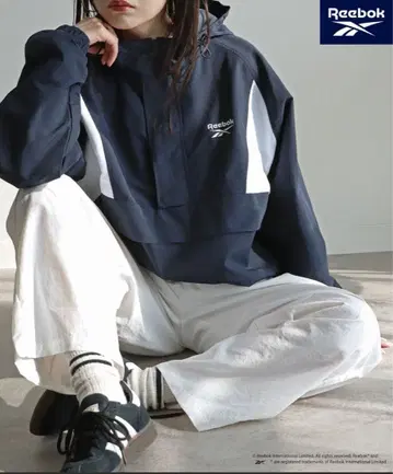 [리복] 별주 스몰 벡터 자수 나일론 아노락