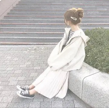 kutir 빅 마운틴 후드티 라이트 베이지