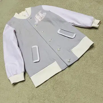 새상품급 MILK TEAM ANGEL 바시티 자켓 펄 버튼 퍼플