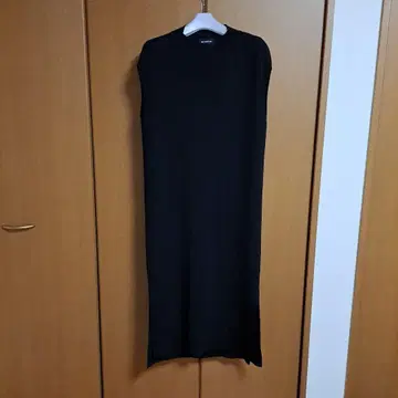 브렌헤임 슬리브리스 원피스 xs