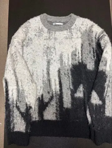 ZARA 모노톤 흑백 화이트 블랙 니트 스웨터 L 사이즈